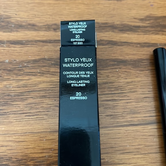 Chanel stylo yeux waterproof long lasting eyeliner. - Picture 2 of 5